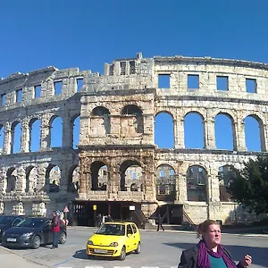 Appartement For Holidays In, Pula